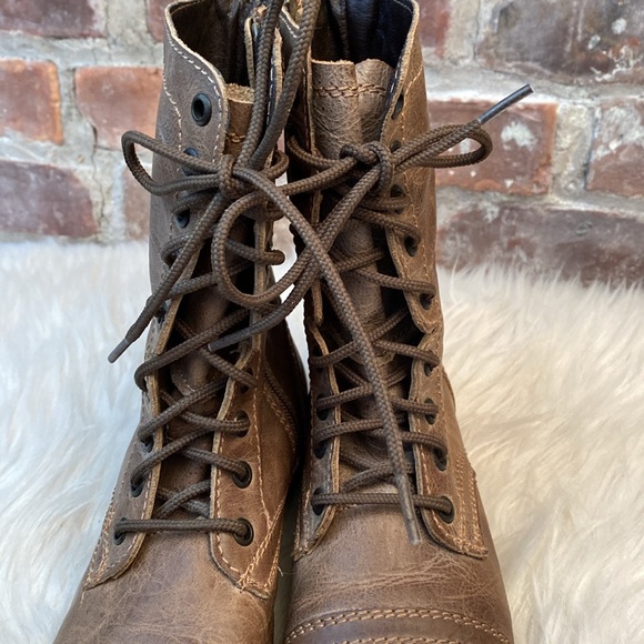 Steve Madden Troopa Leather Moto Boots in Stone, Size 6M - Picture 14 of 17